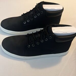 Timberland Groveton Chukka Boots. Men’s size 10. Black leather/fabric